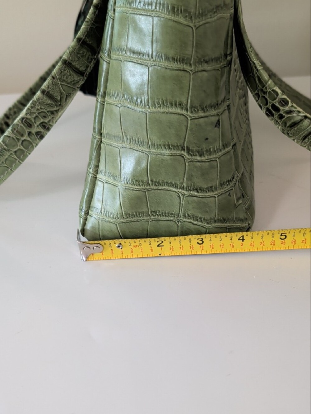 Tessaroo Vintage Green Croc Embossed Shoulder Bag with Tassel | Faux Leather - Picture 13 of 14